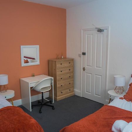 The Private Villa, Northampton Centre, 9 Beds, 5 Bedrooms, Sleeps 12 Eksteriør bilde