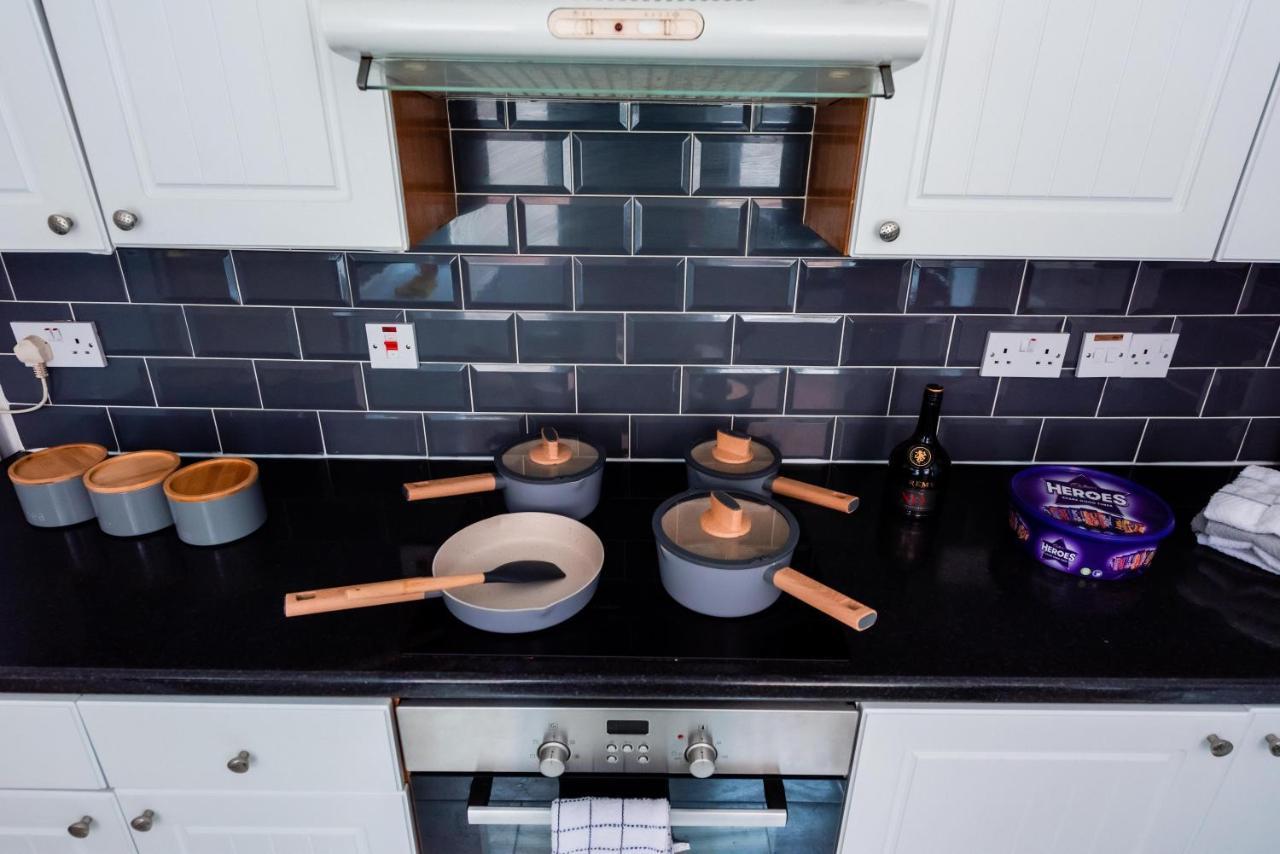 The Private Villa, Northampton Centre, 9 Beds, 5 Bedrooms, Sleeps 12 Eksteriør bilde