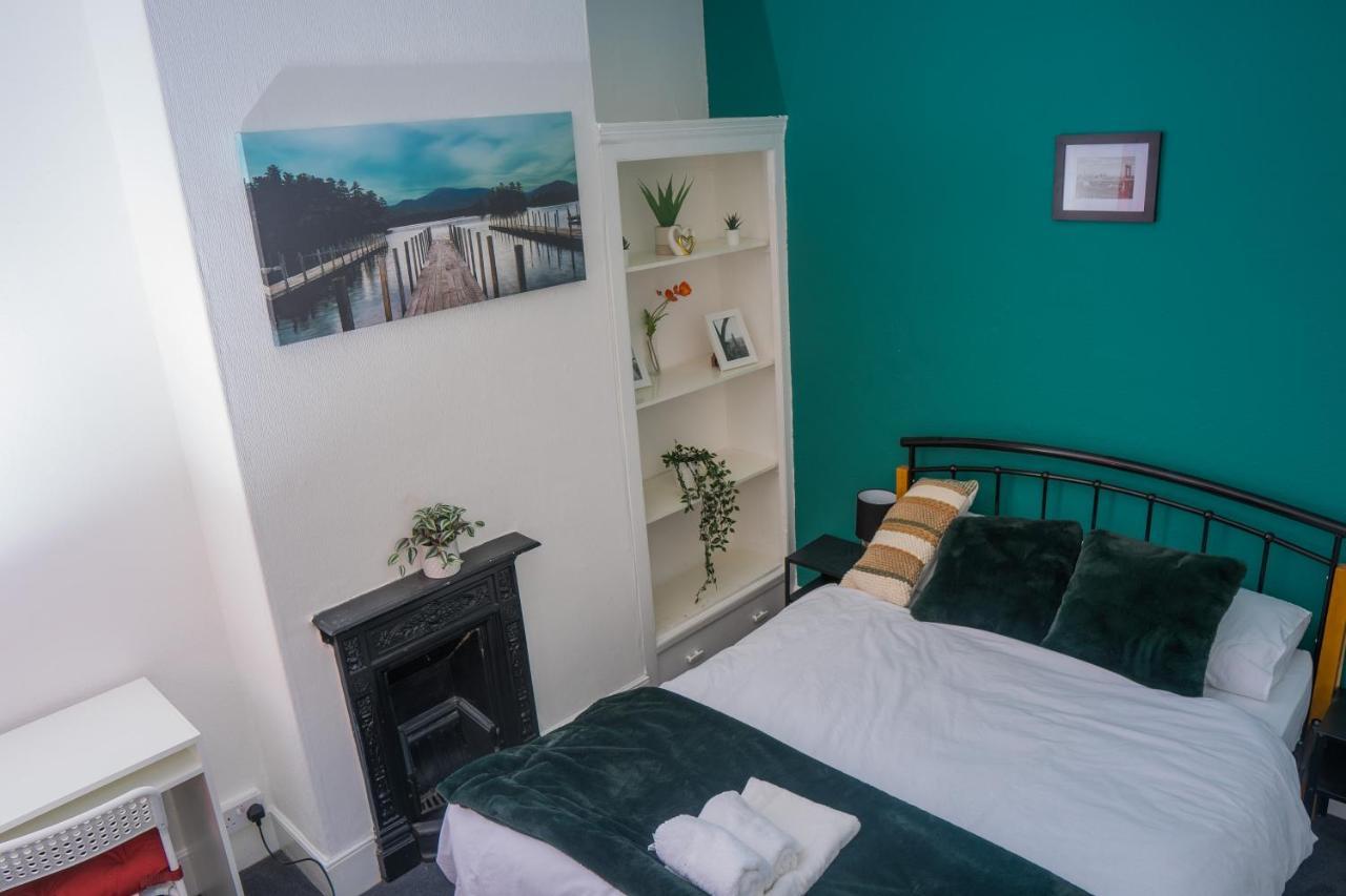 The Private Villa, Northampton Centre, 9 Beds, 5 Bedrooms, Sleeps 12 Eksteriør bilde