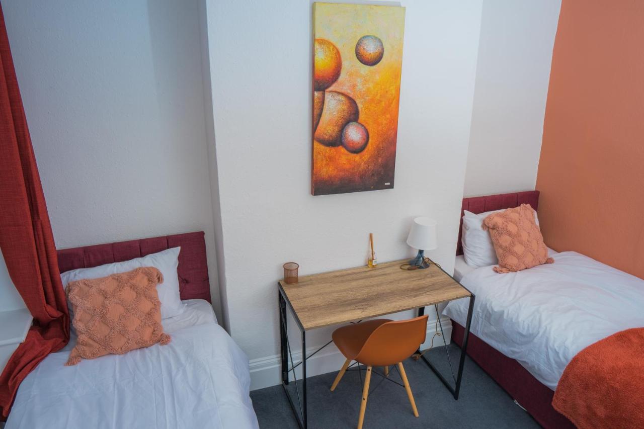 The Private Villa, Northampton Centre, 9 Beds, 5 Bedrooms, Sleeps 12 Eksteriør bilde