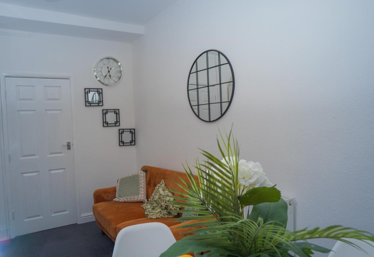 The Private Villa, Northampton Centre, 9 Beds, 5 Bedrooms, Sleeps 12 Eksteriør bilde