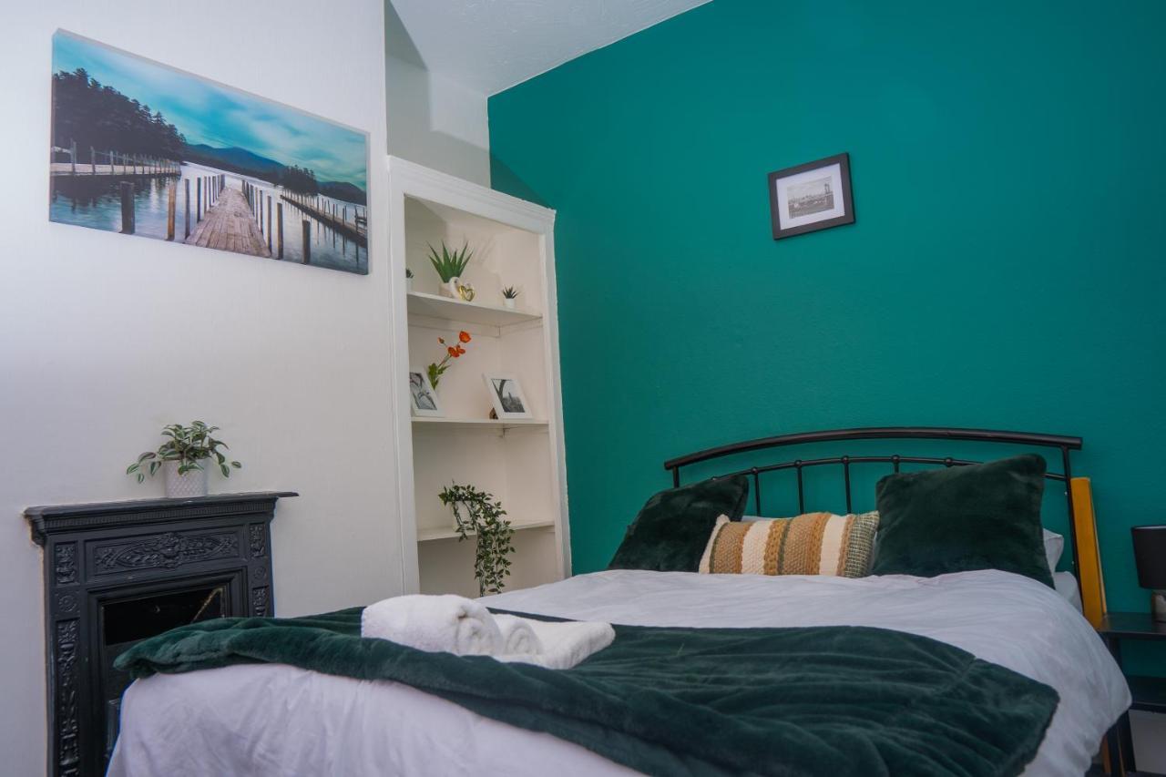 The Private Villa, Northampton Centre, 9 Beds, 5 Bedrooms, Sleeps 12 Eksteriør bilde
