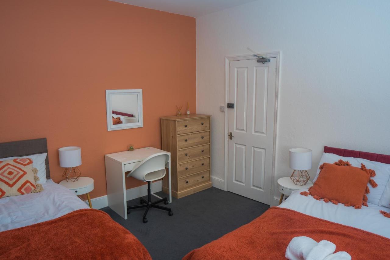 The Private Villa, Northampton Centre, 9 Beds, 5 Bedrooms, Sleeps 12 Eksteriør bilde